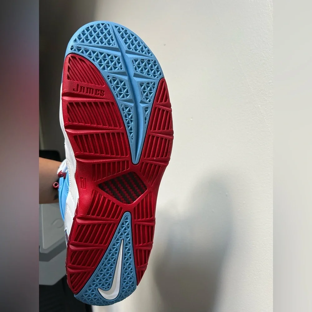 Nike LeBron 3 “Houston Oilers” Men’s Size 10 👟🏀 - Picture 12 of 12